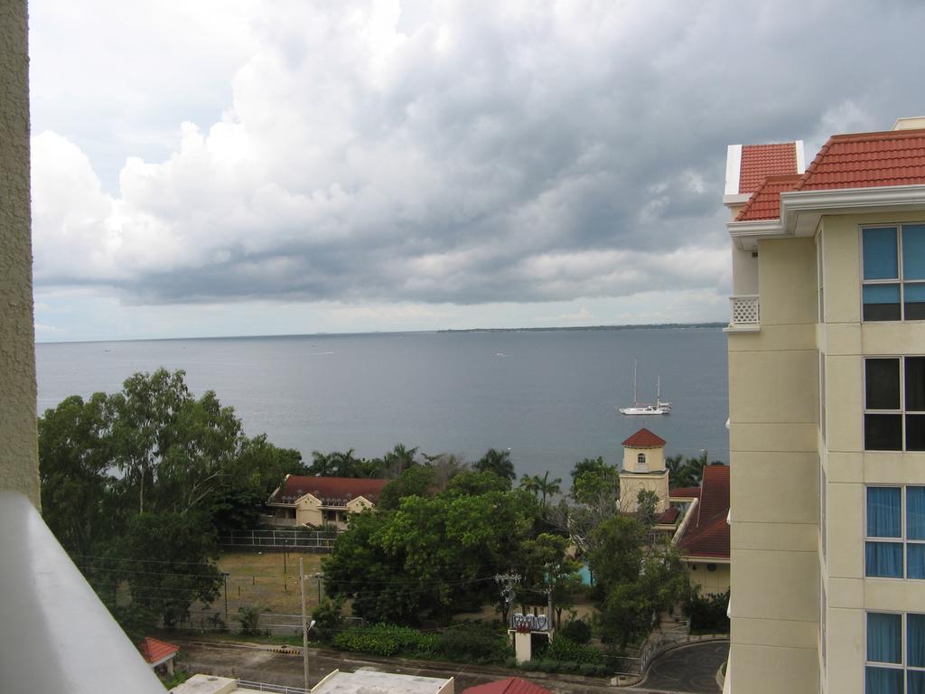 La Mirada Residence , Large 1 Bedroom Condo, Beaches , 3 Pools, Ocean Views, Fast Wifi, Netflix, Breakfast Included Lapu-Lapu City Camera foto
