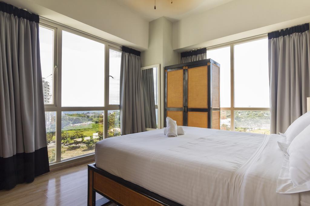 La Mirada Residence , Large 1 Bedroom Condo, Beaches , 3 Pools, Ocean Views, Fast Wifi, Netflix, Breakfast Included Lapu-Lapu City Esterno foto