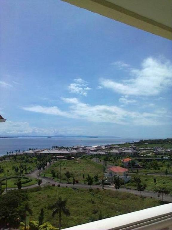 La Mirada Residence , Large 1 Bedroom Condo, Beaches , 3 Pools, Ocean Views, Fast Wifi, Netflix, Breakfast Included Lapu-Lapu City Esterno foto